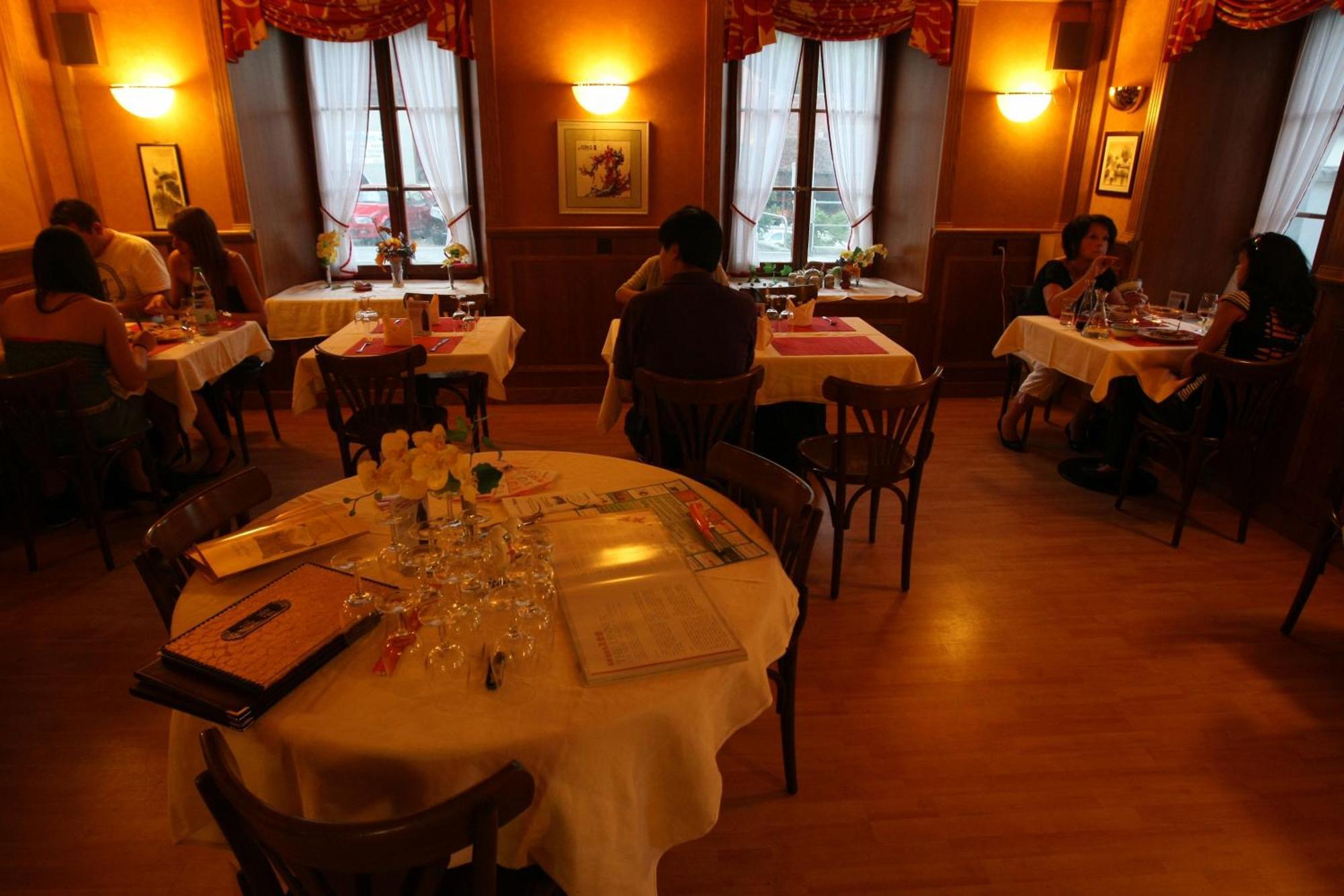 Hotel De L'Ours Vuiteboeuf Dış mekan fotoğraf
