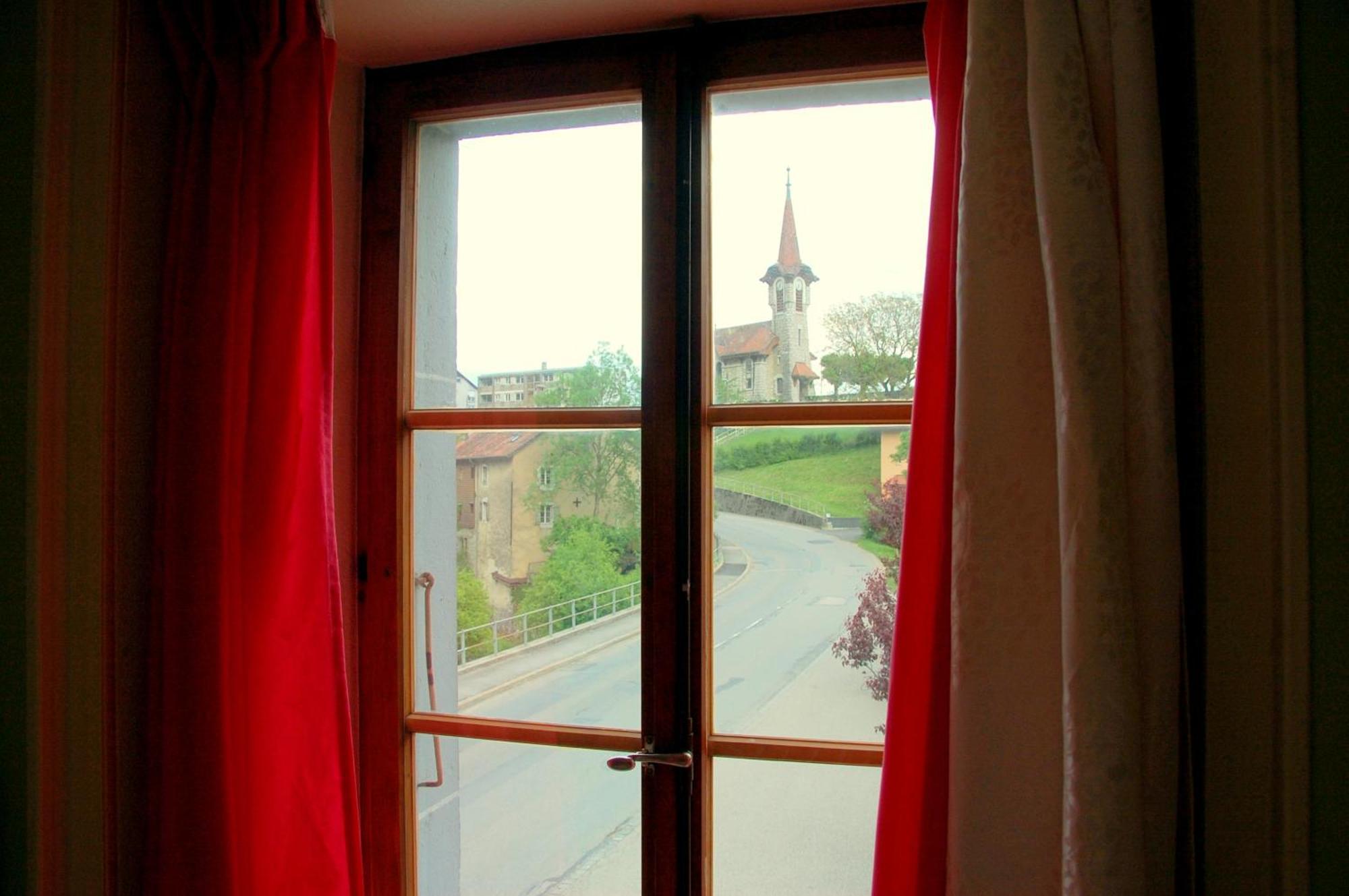 Hotel De L'Ours Vuiteboeuf Dış mekan fotoğraf
