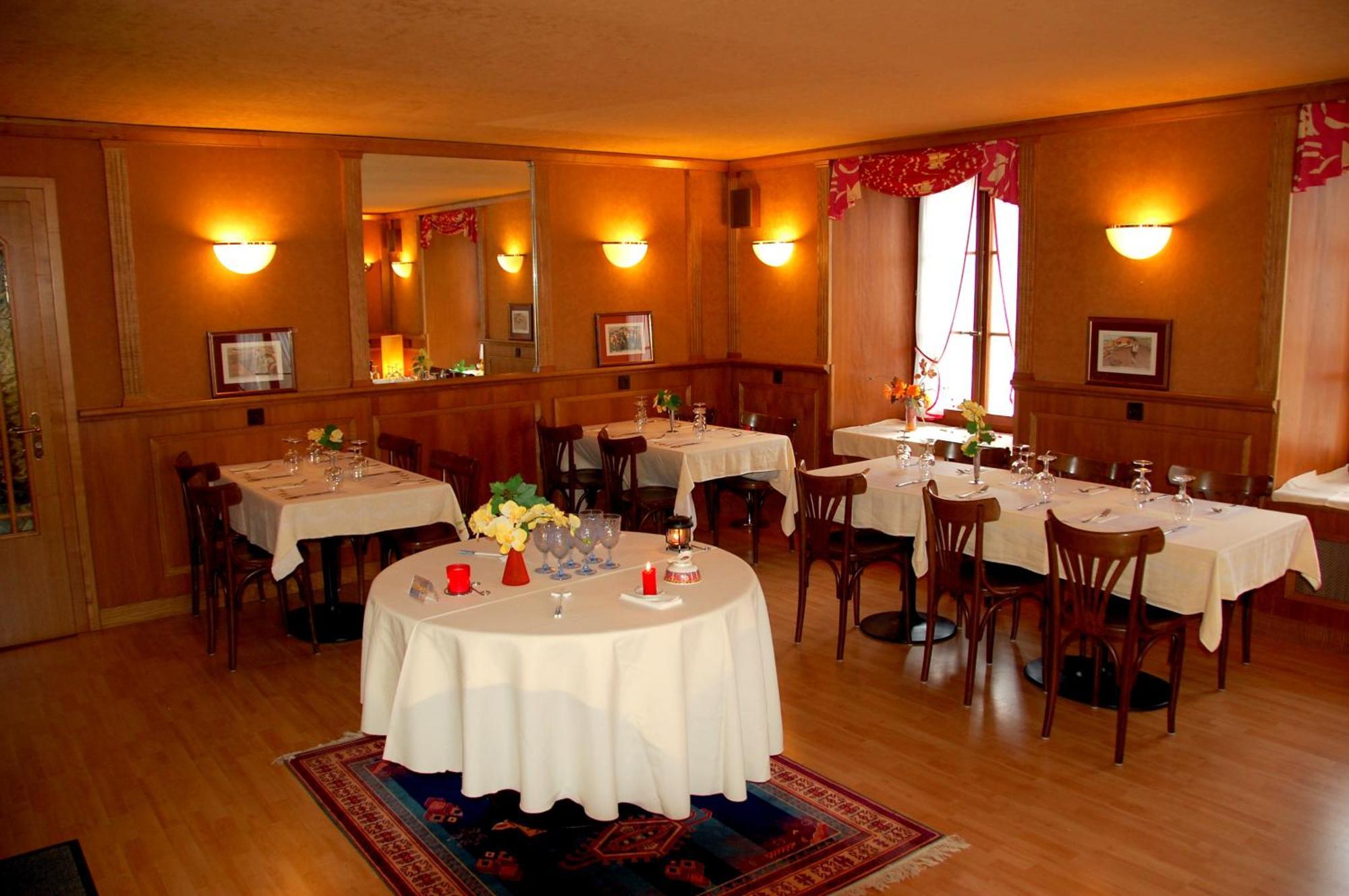Hotel De L'Ours Vuiteboeuf Dış mekan fotoğraf