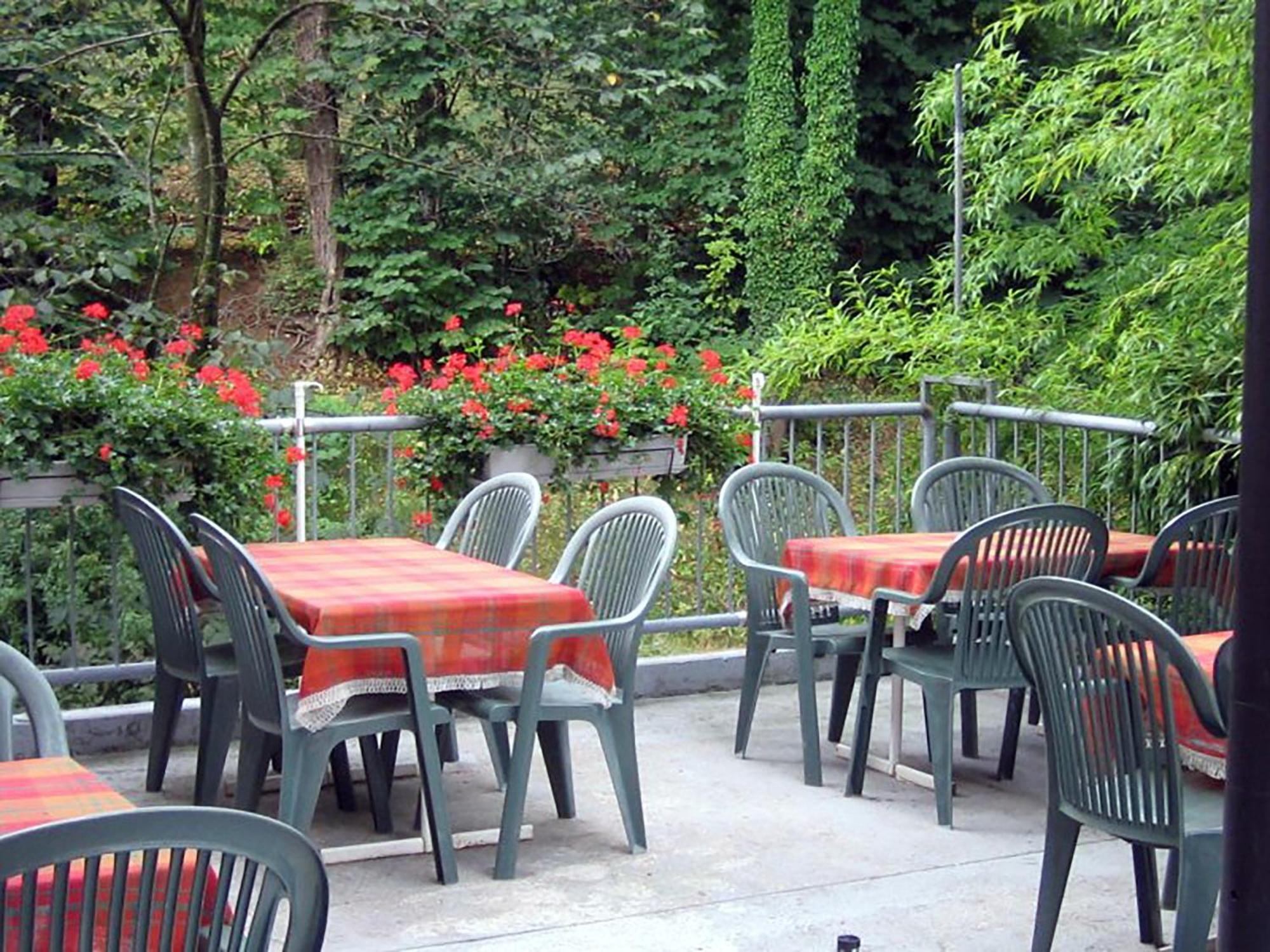 Hotel De L'Ours Vuiteboeuf Dış mekan fotoğraf