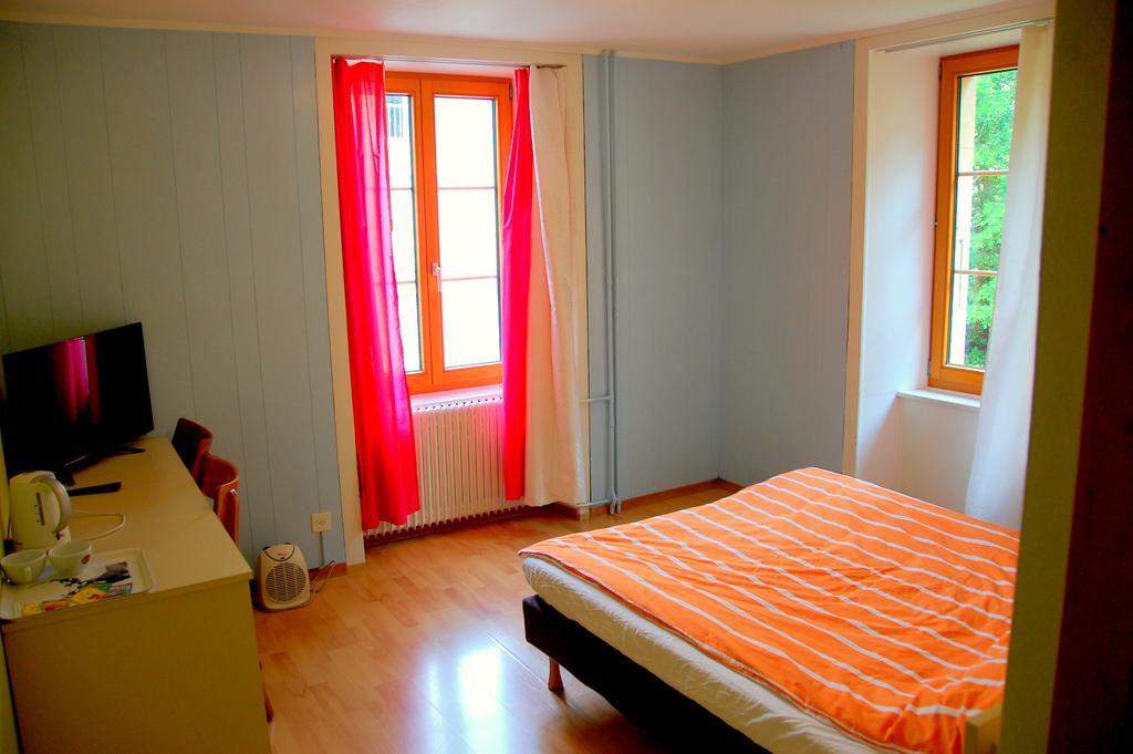 Hotel De L'Ours Vuiteboeuf Dış mekan fotoğraf